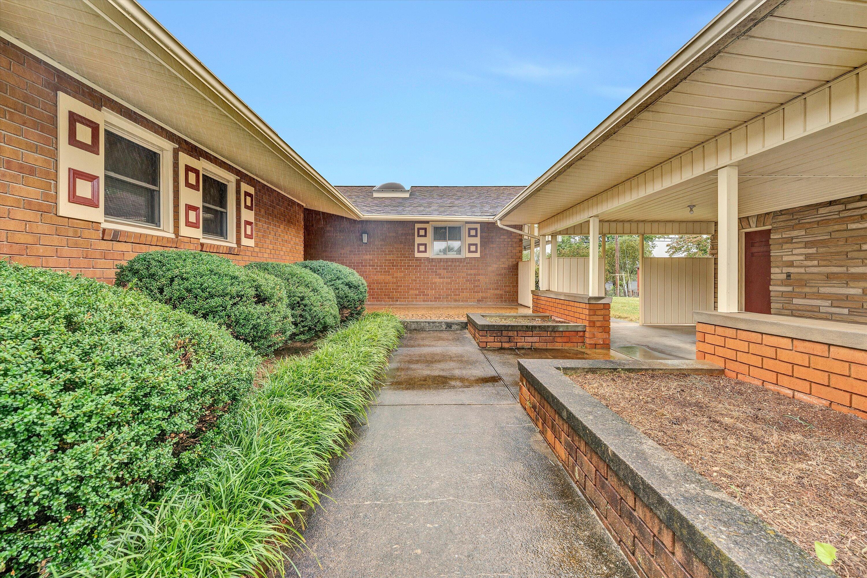 448 Cameron DR