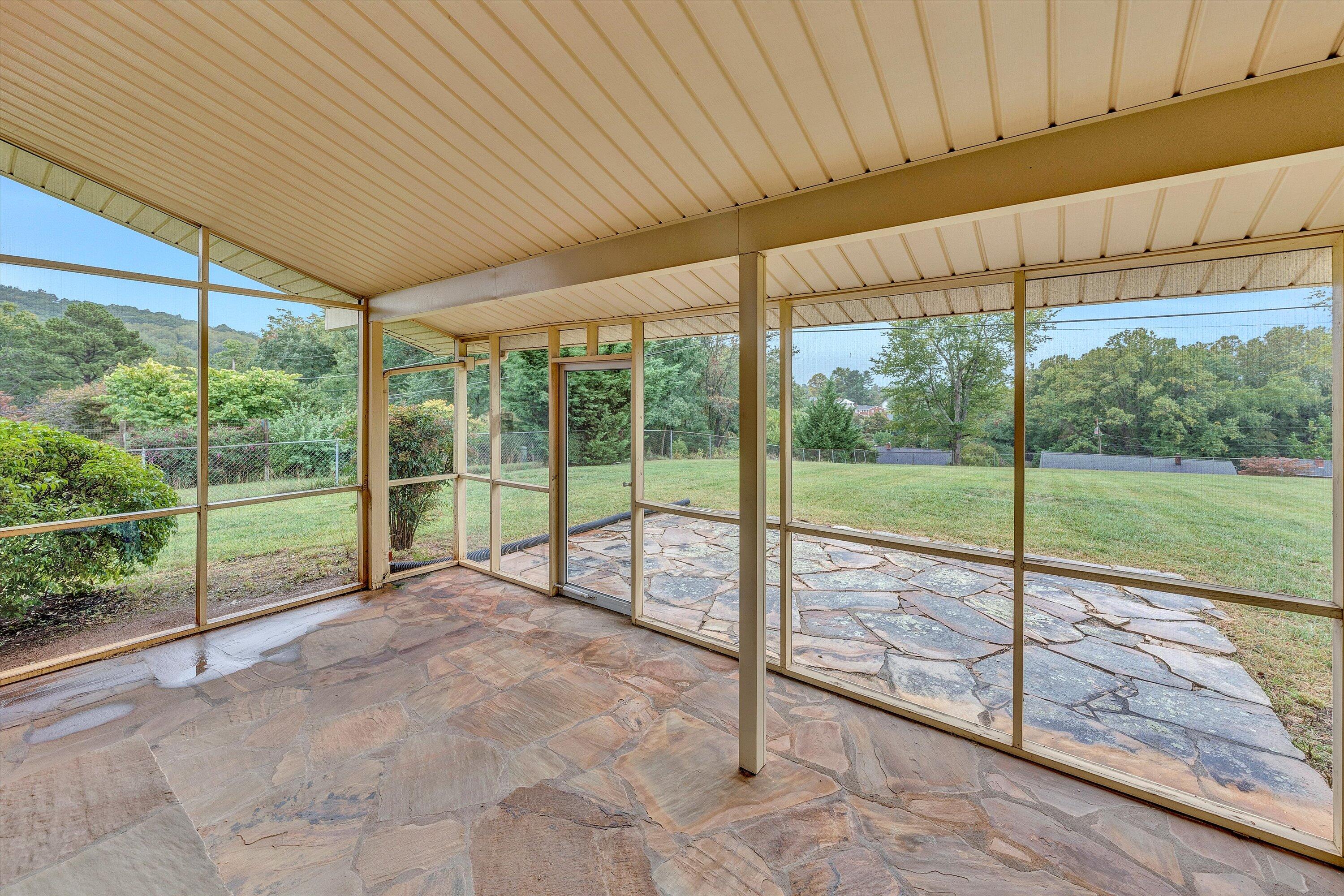 448 Cameron DR