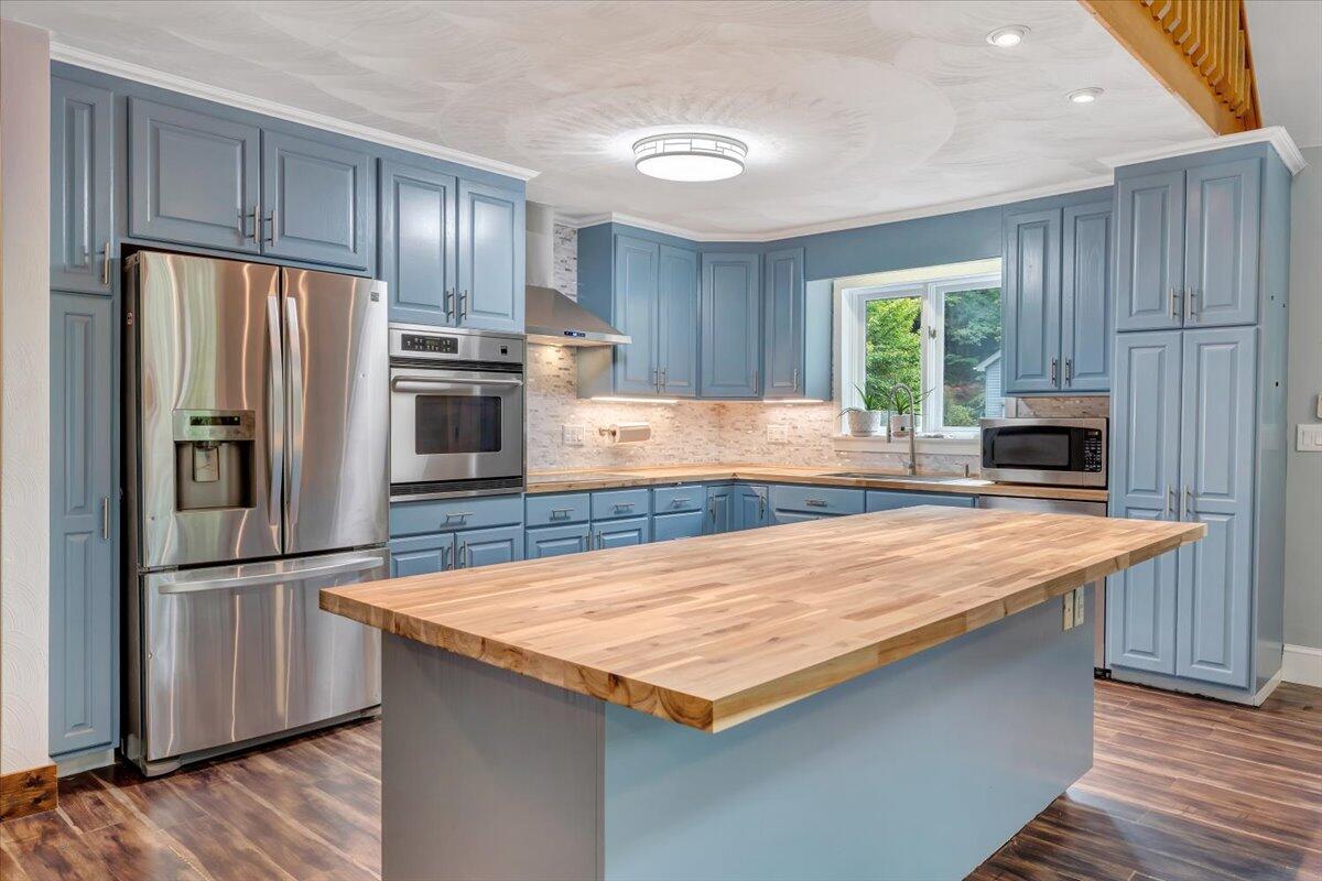 272 Basham LN