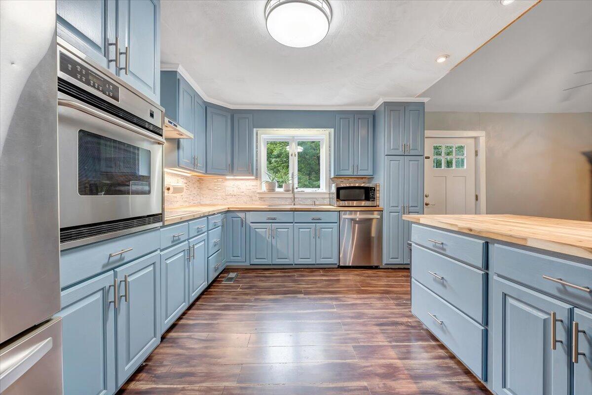 272 Basham LN