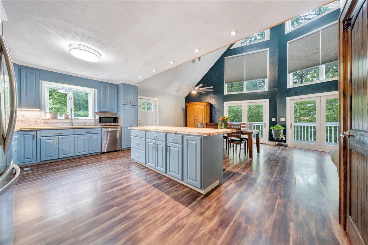 272 Basham LN