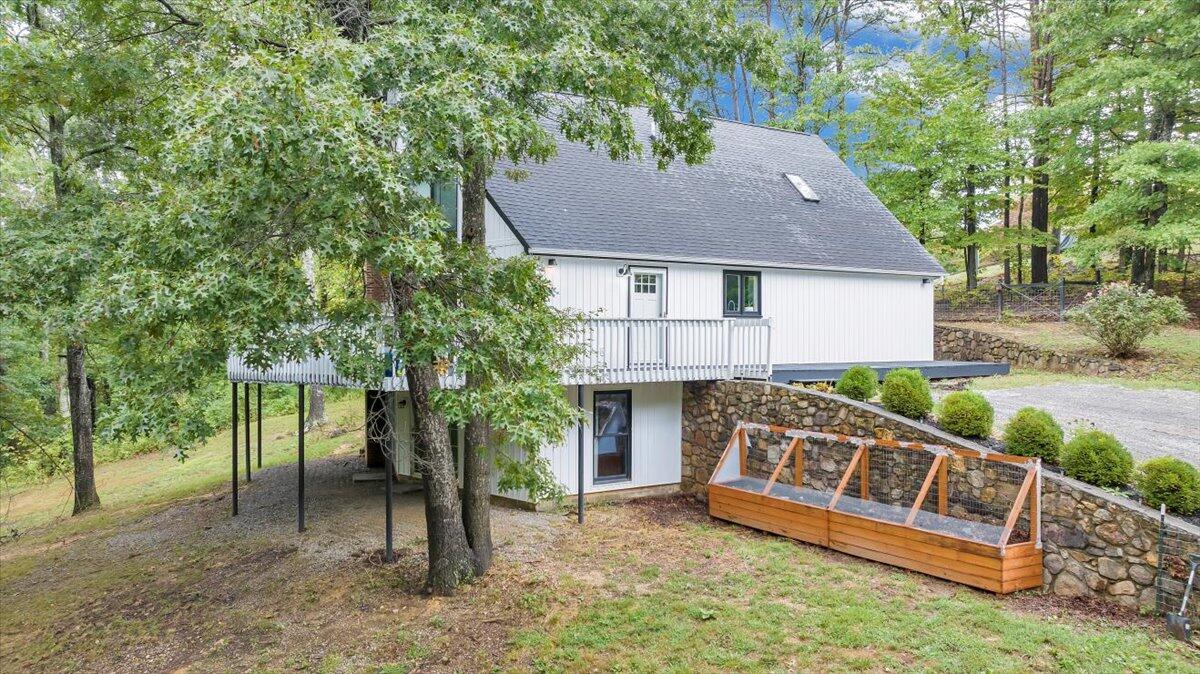 272 Basham LN