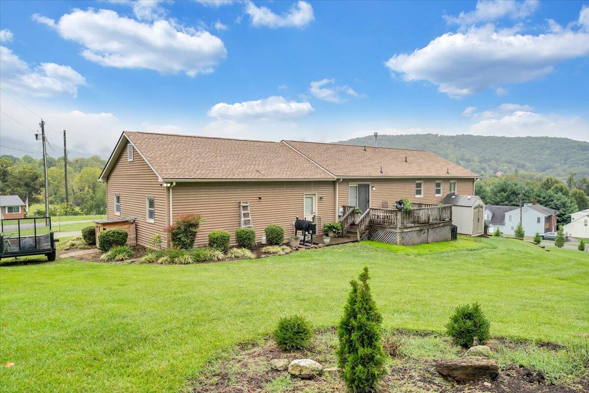 7704 Creek CIR