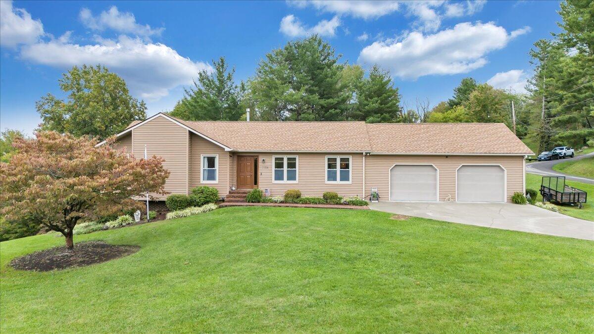 7704 Creek CIR