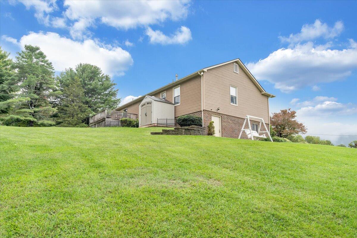 7704 Creek CIR