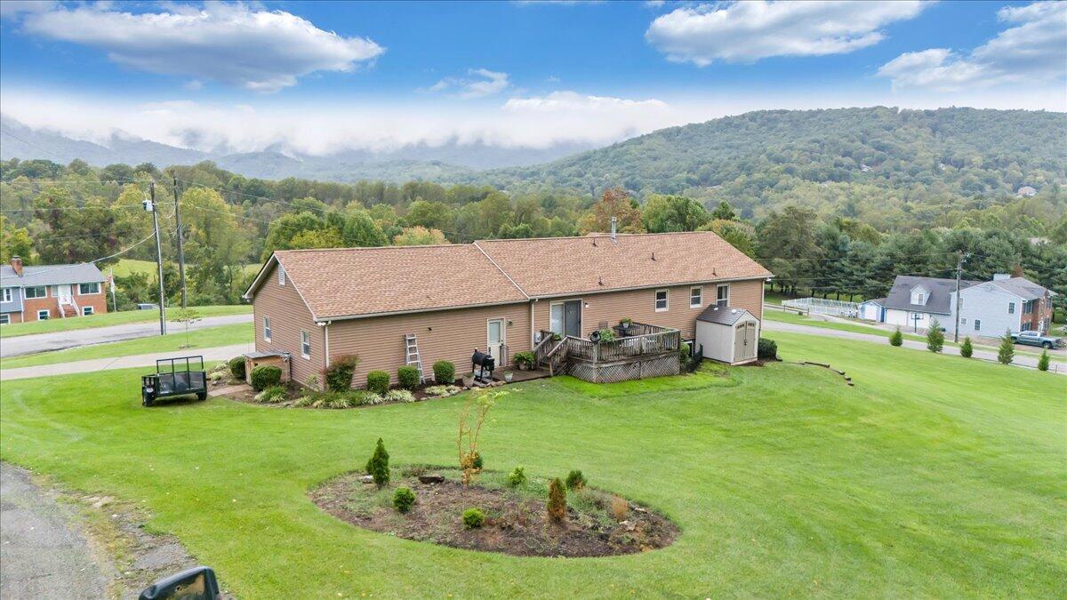 7704 Creek CIR