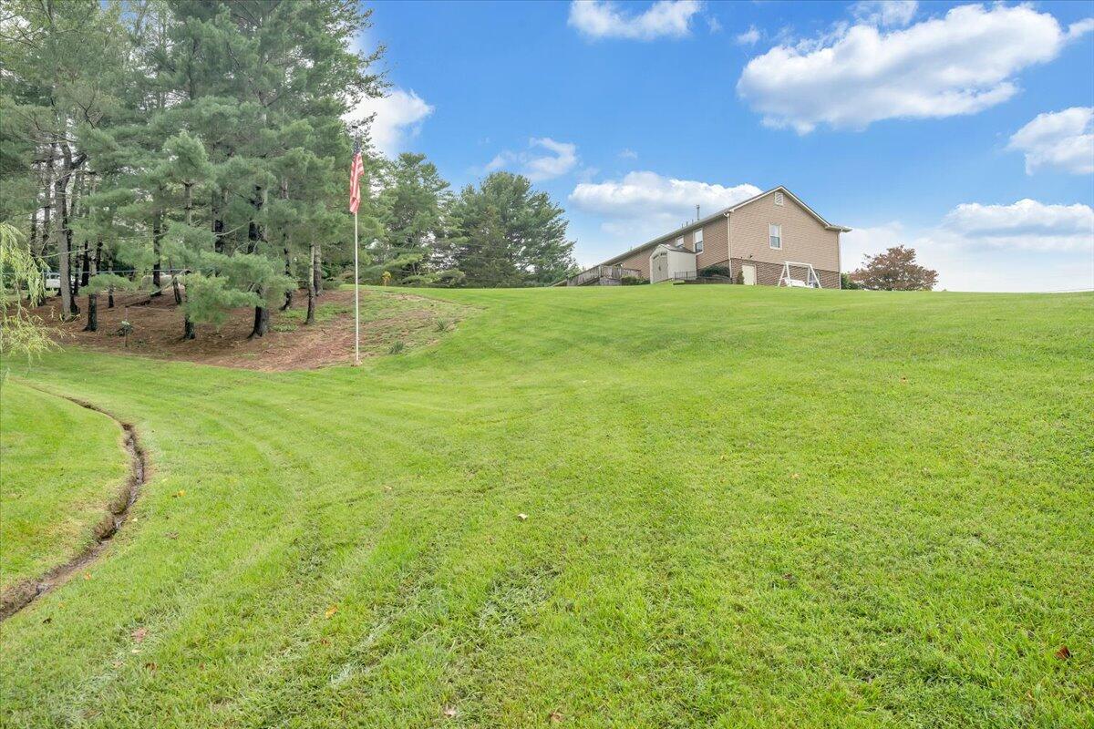 7704 Creek CIR