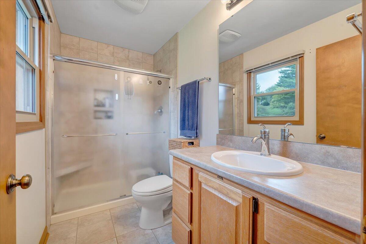 7704 Creek CIR