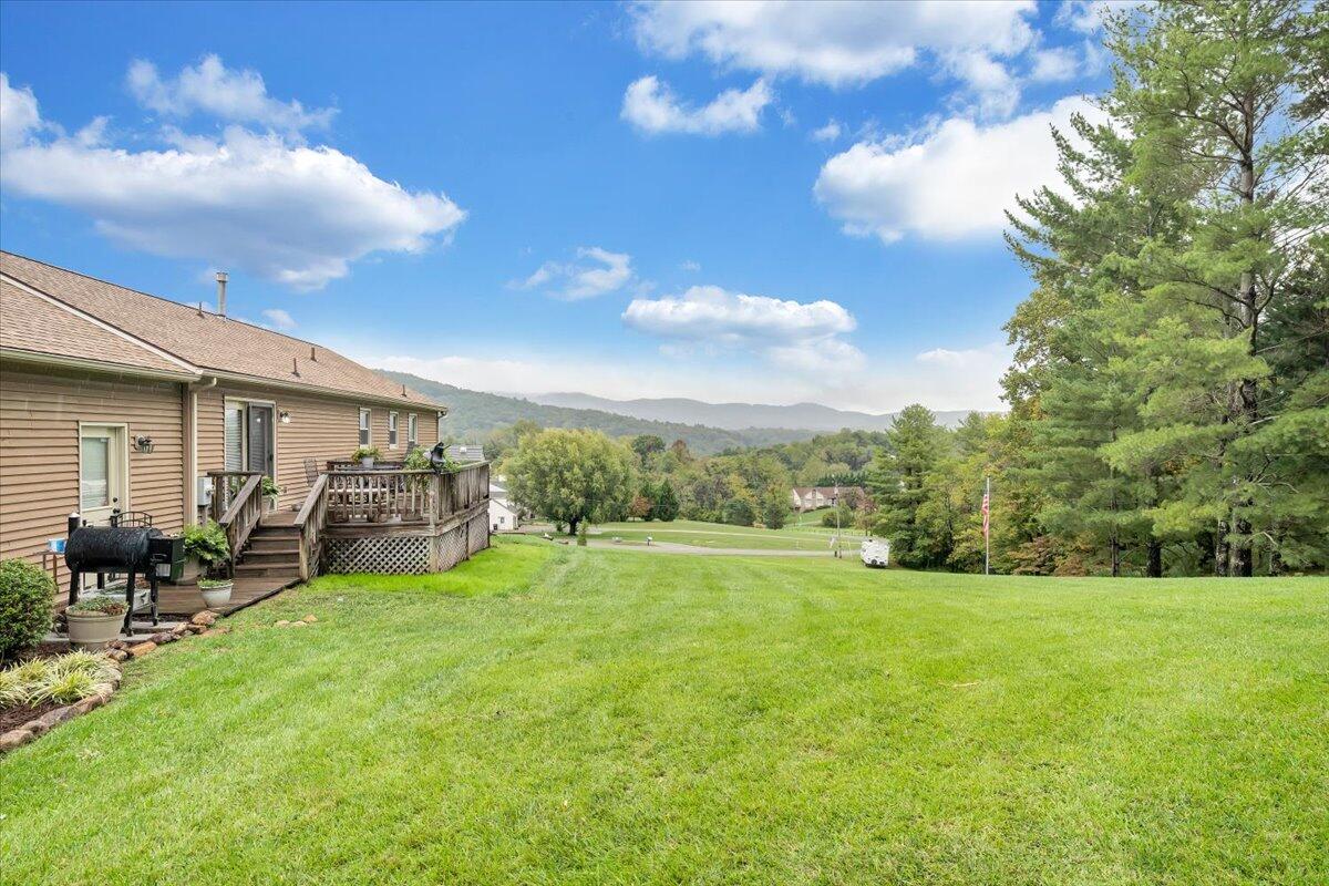 7704 Creek CIR