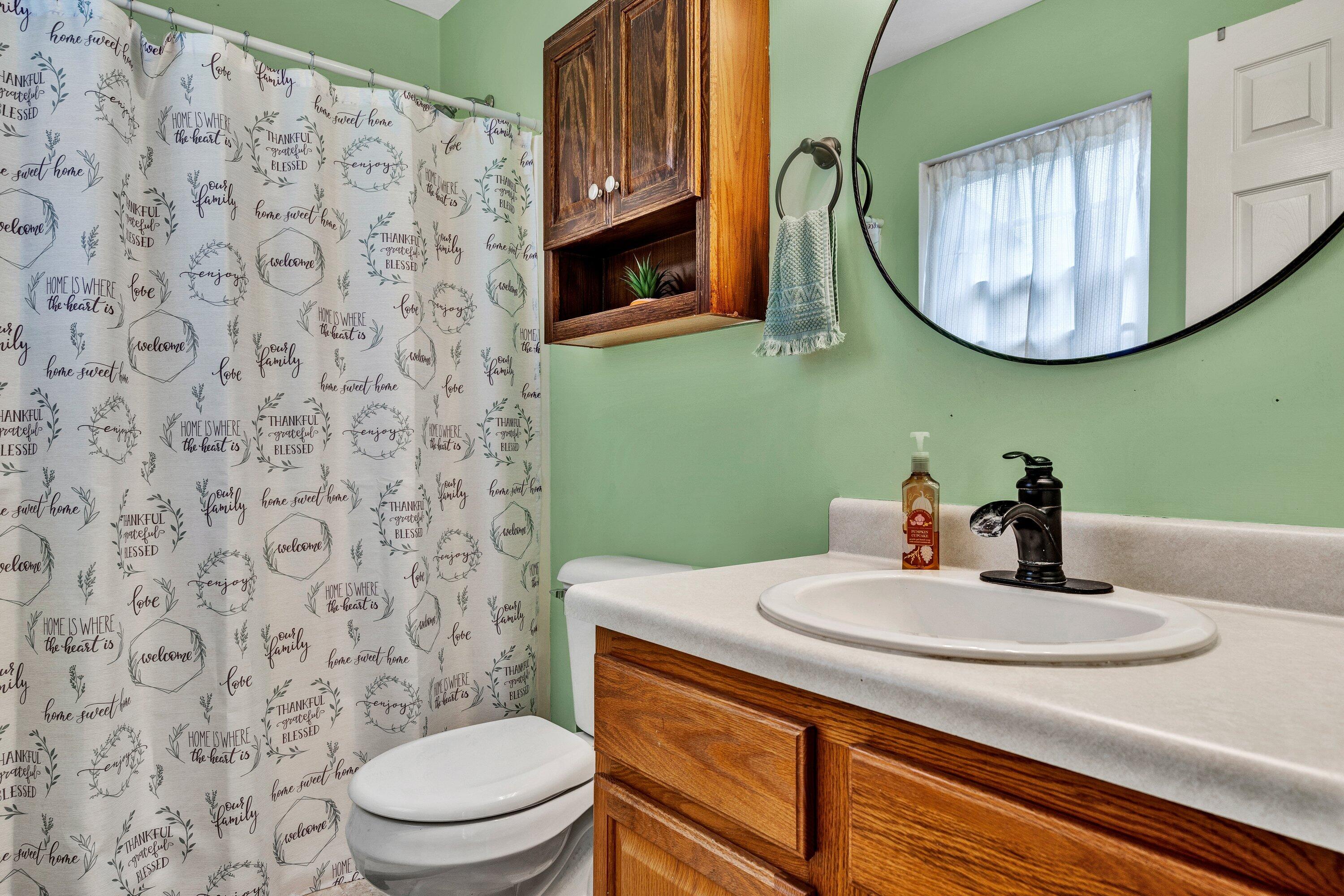 1823 Feather RD