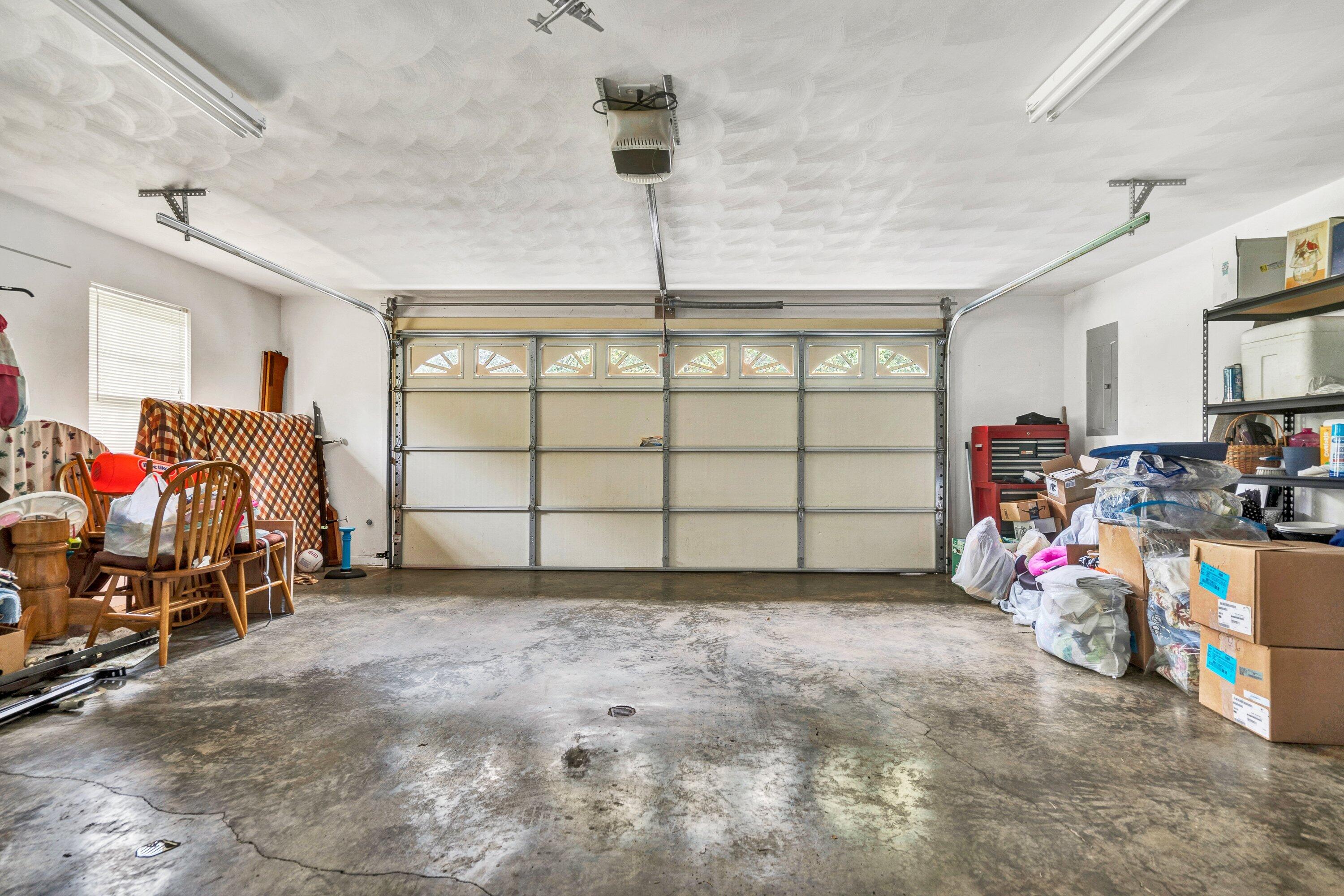 1823 Feather RD