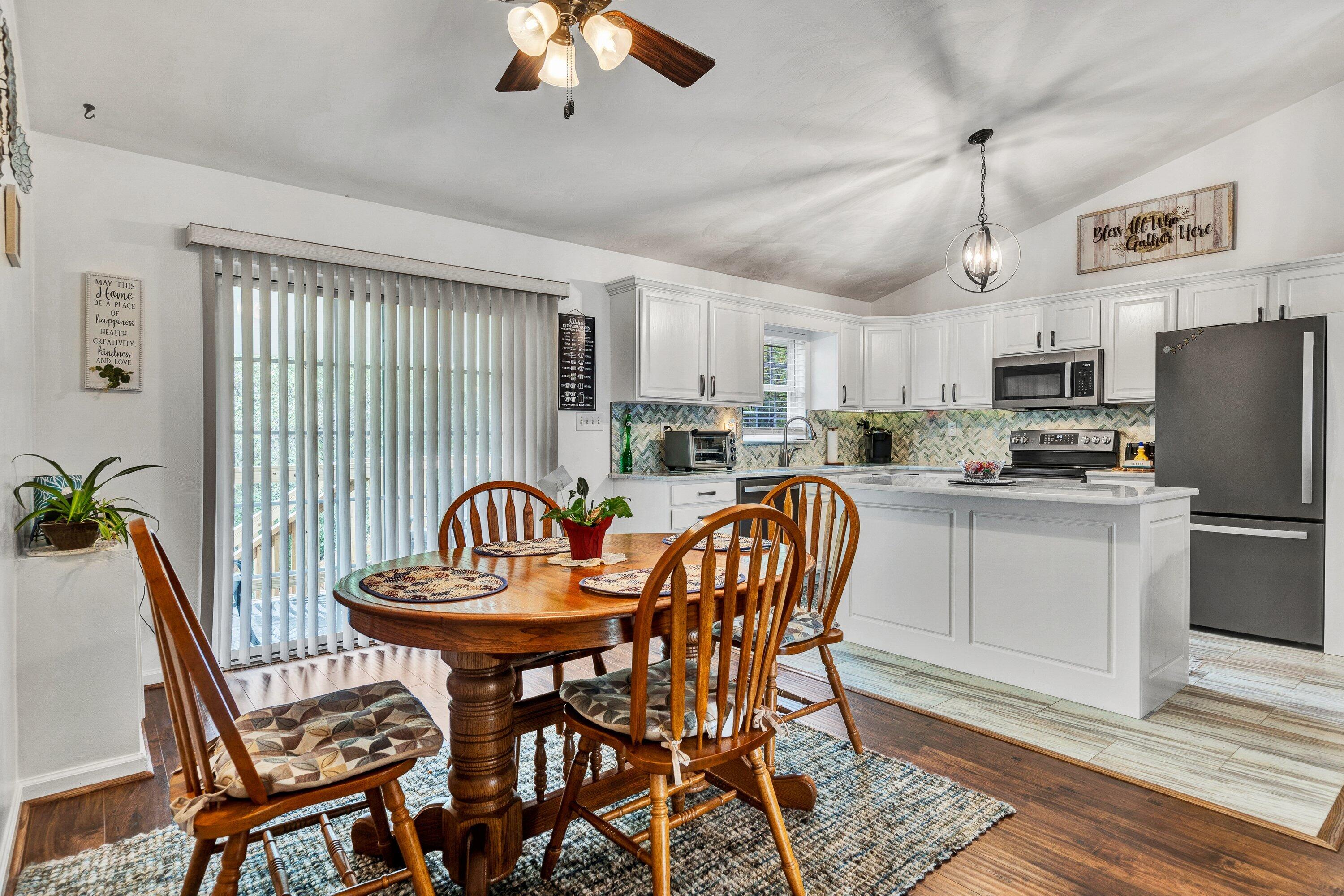 1823 Feather RD