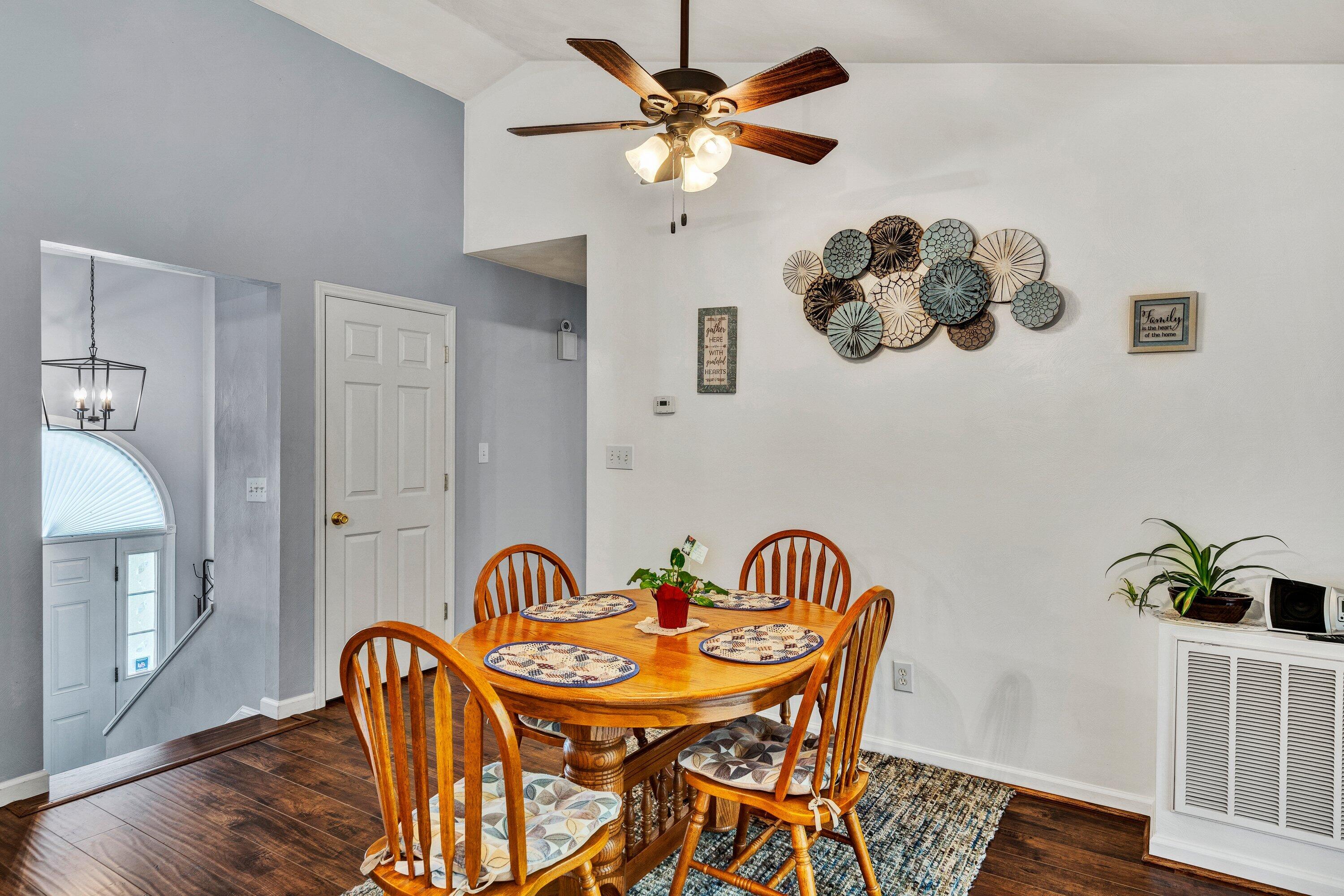 1823 Feather RD