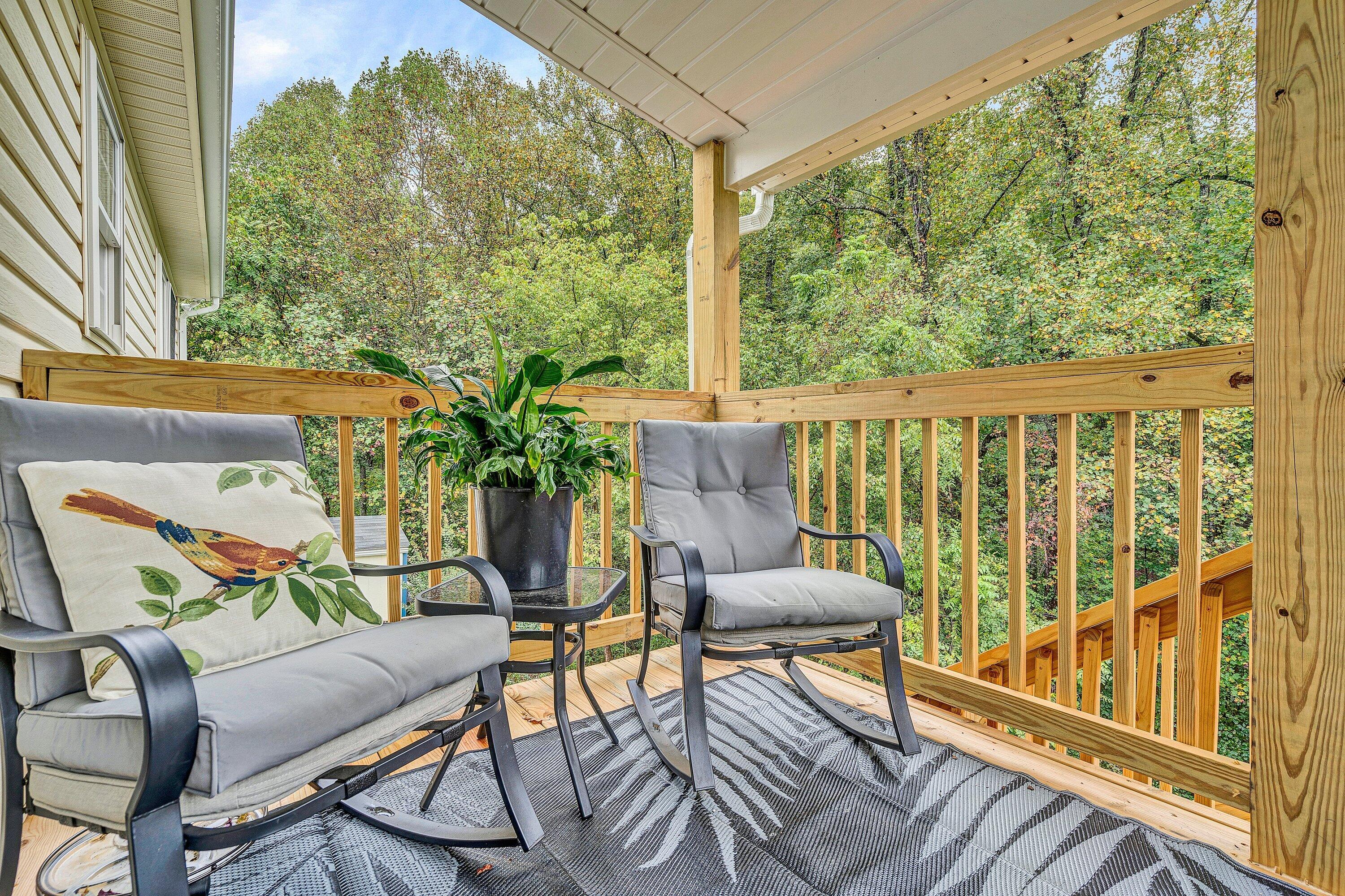1823 Feather RD