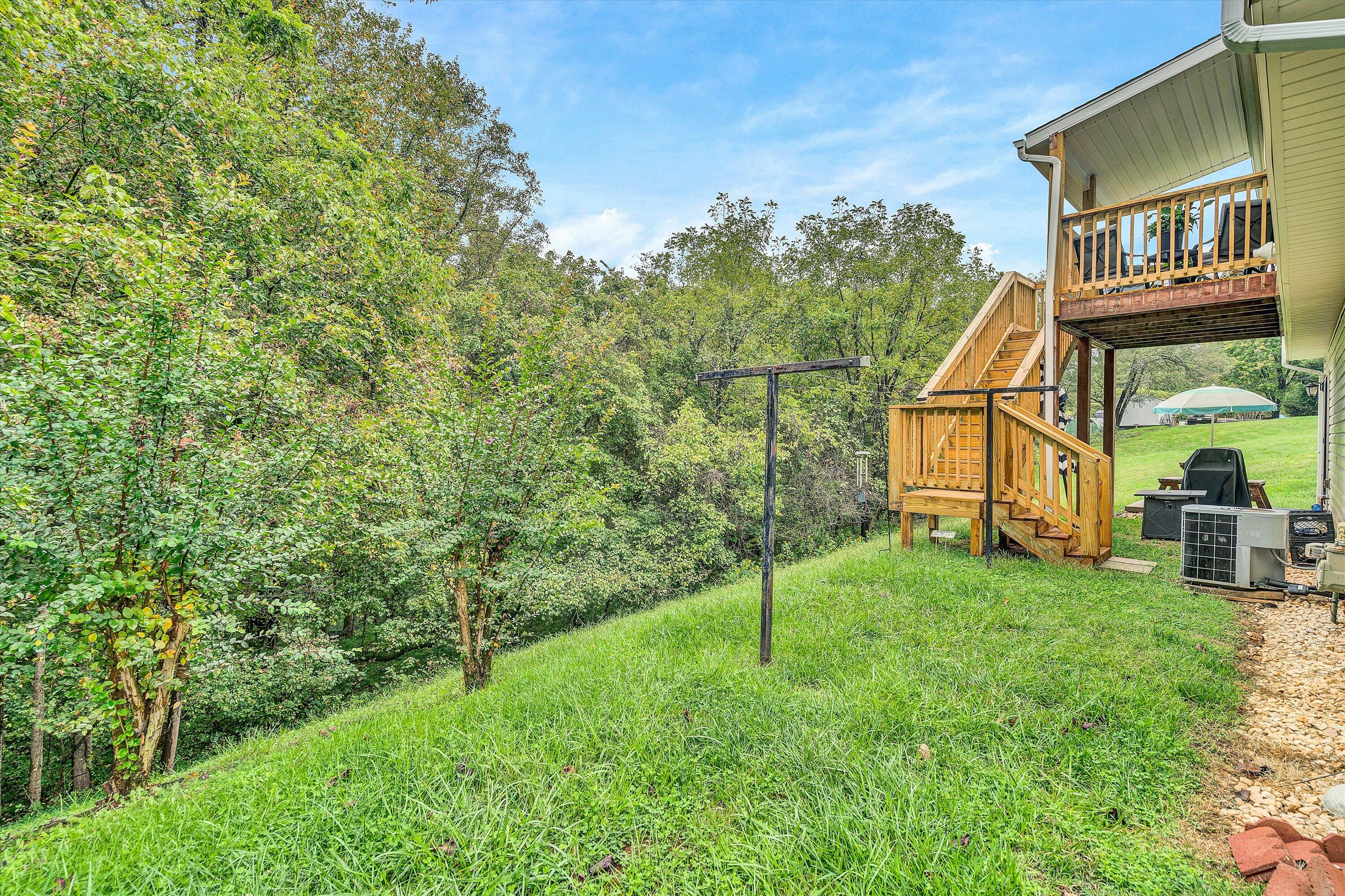 1823 Feather RD