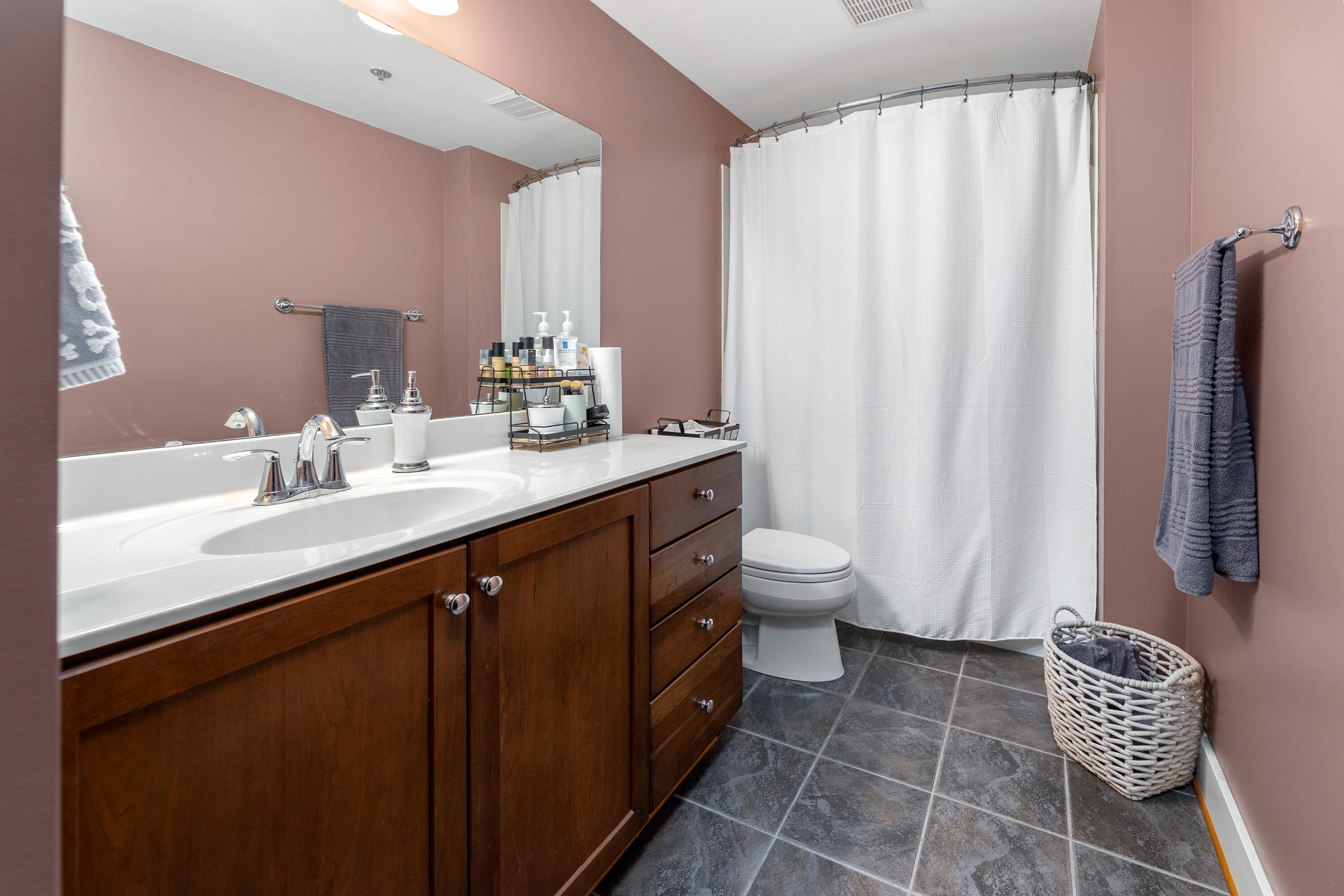 324 Salem AVE SW Unit: 203