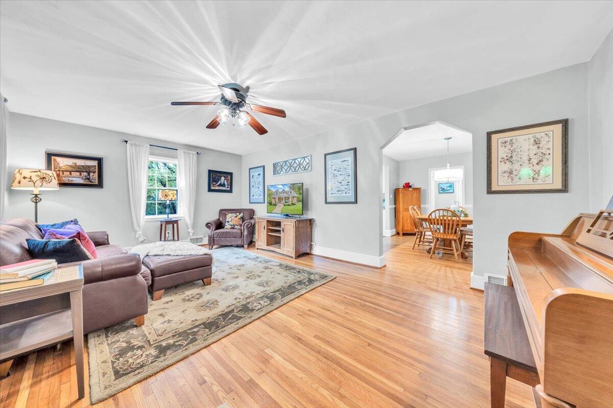 2910 Carvins Cove RD