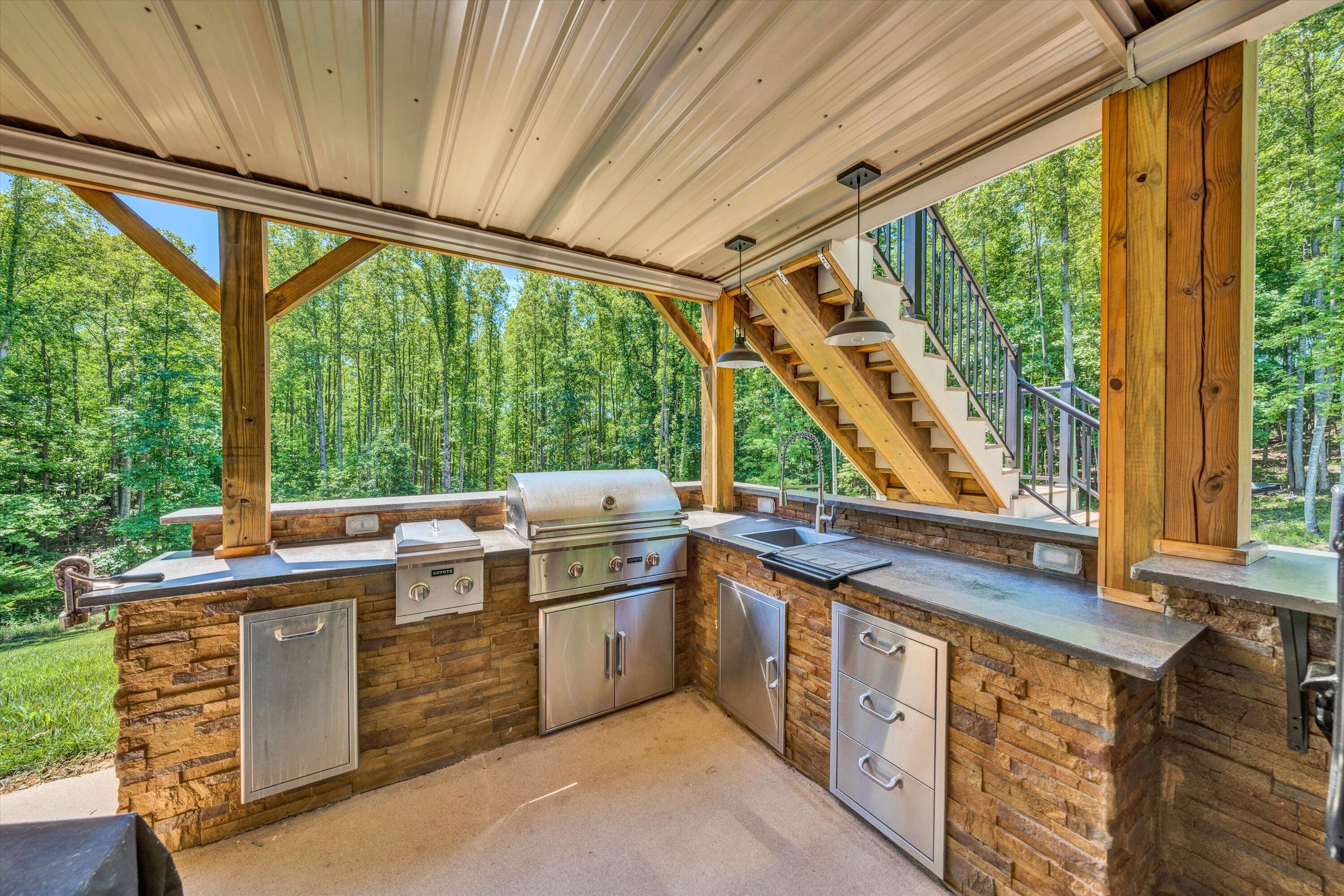 887 Thornblade Way WAY