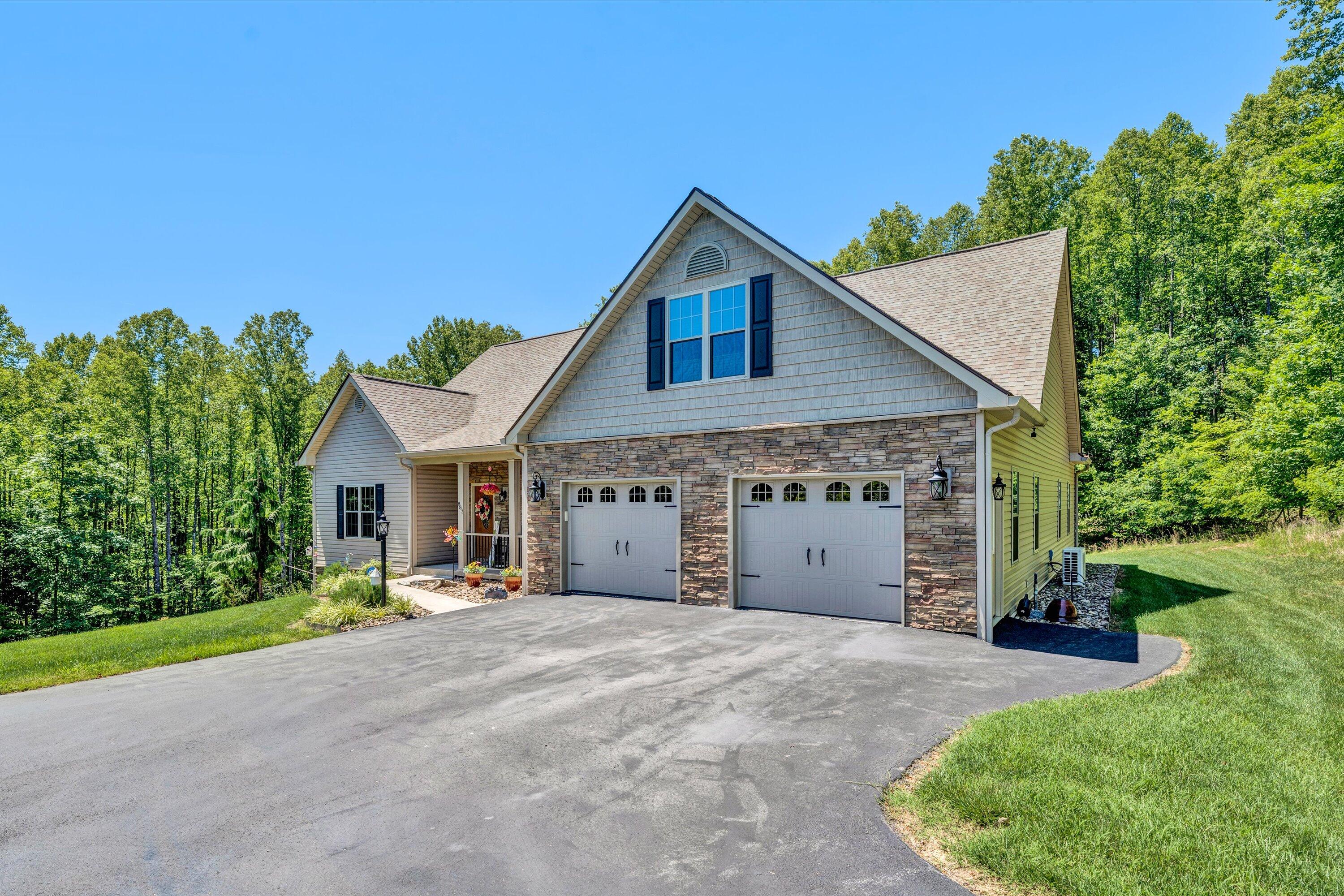 887 Thornblade Way WAY