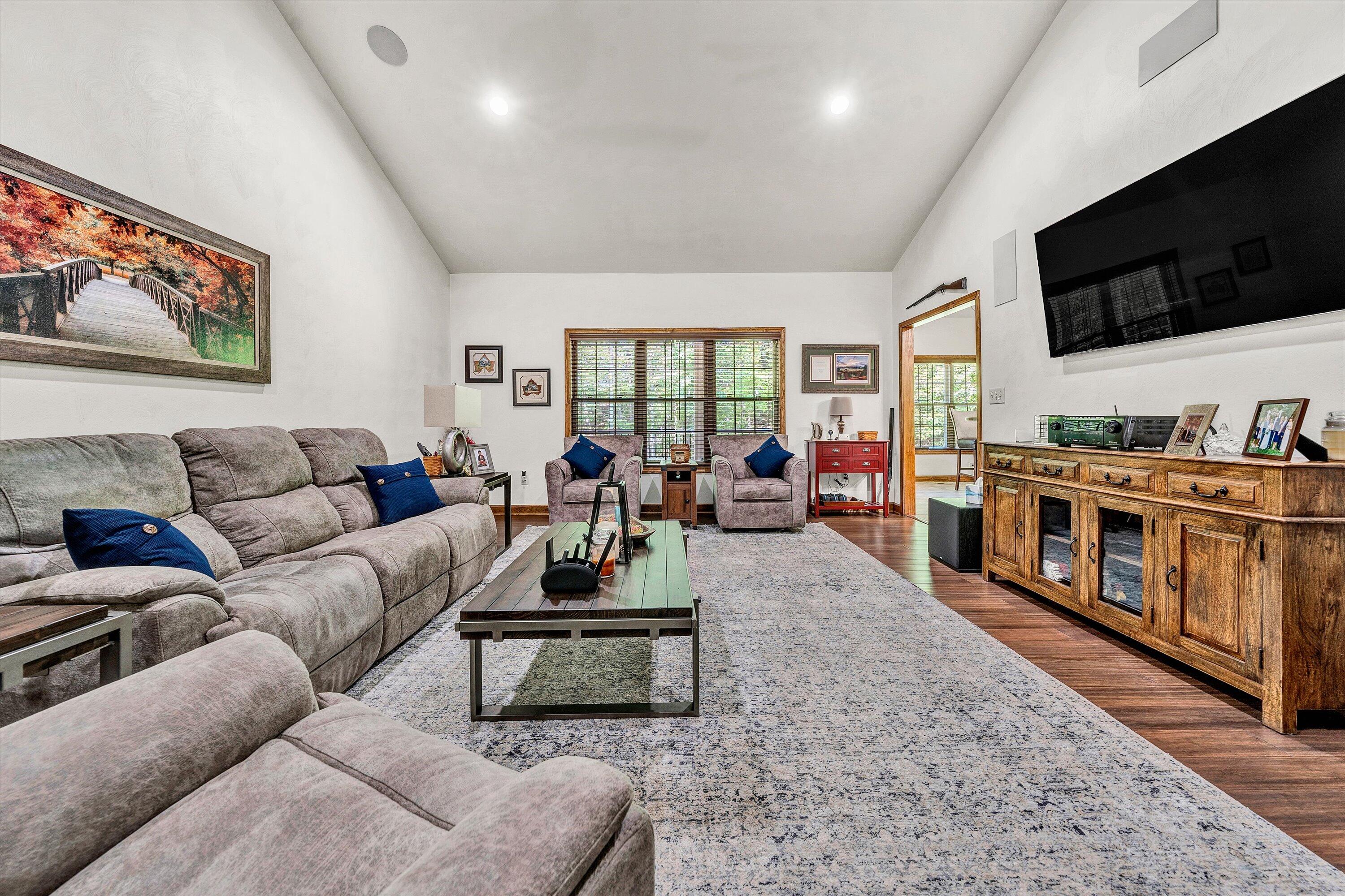 887 Thornblade Way WAY