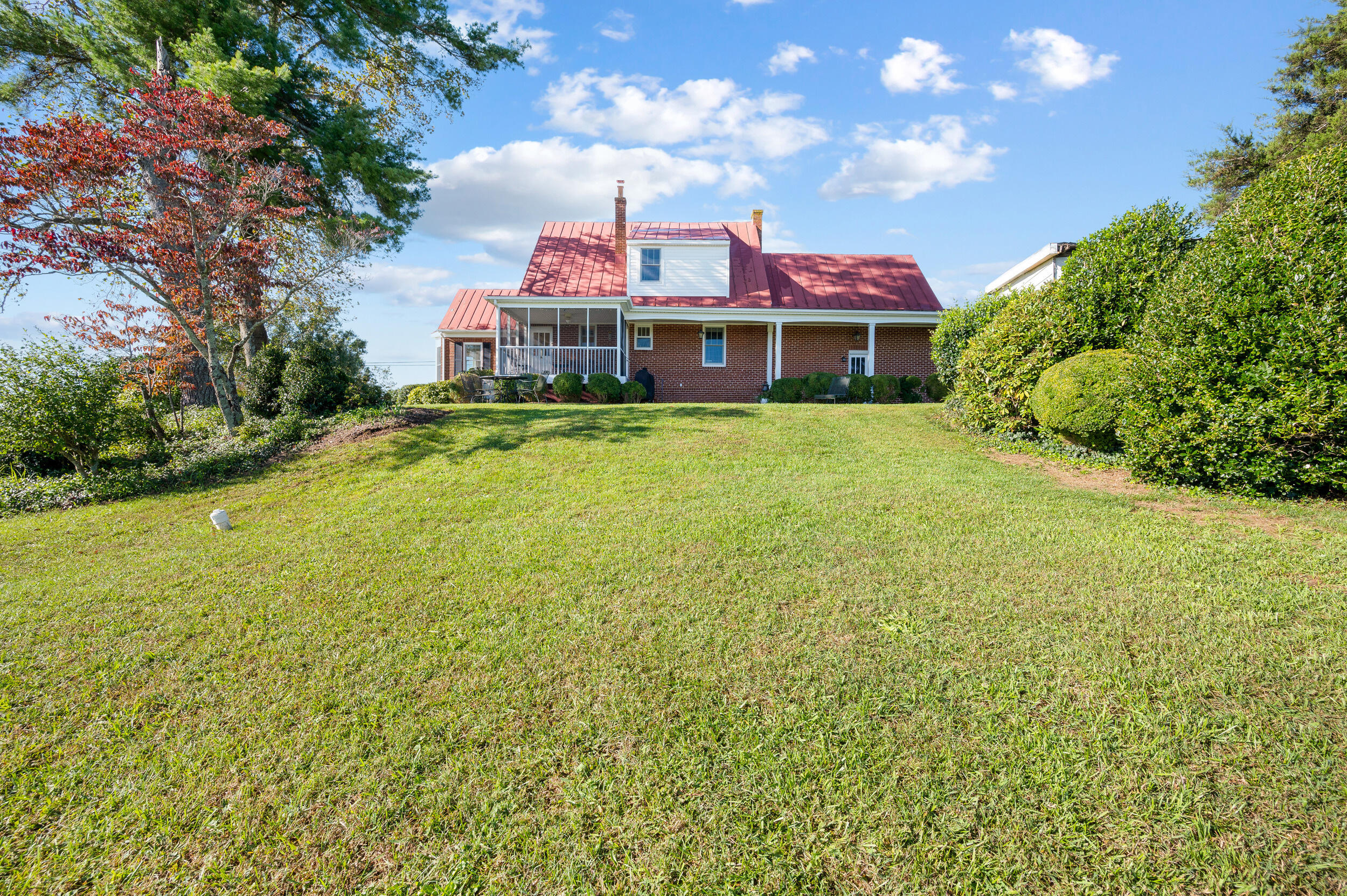 5924 Moneta RD