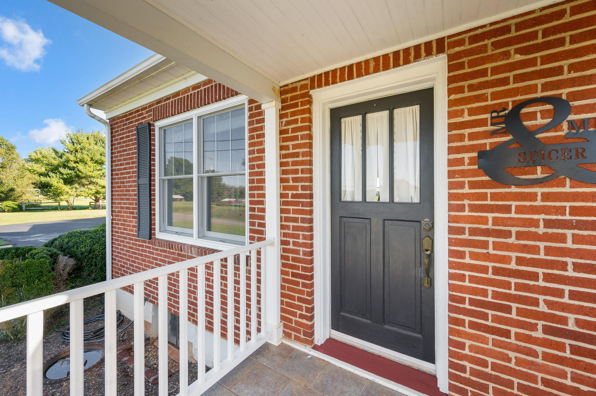 5924 Moneta RD