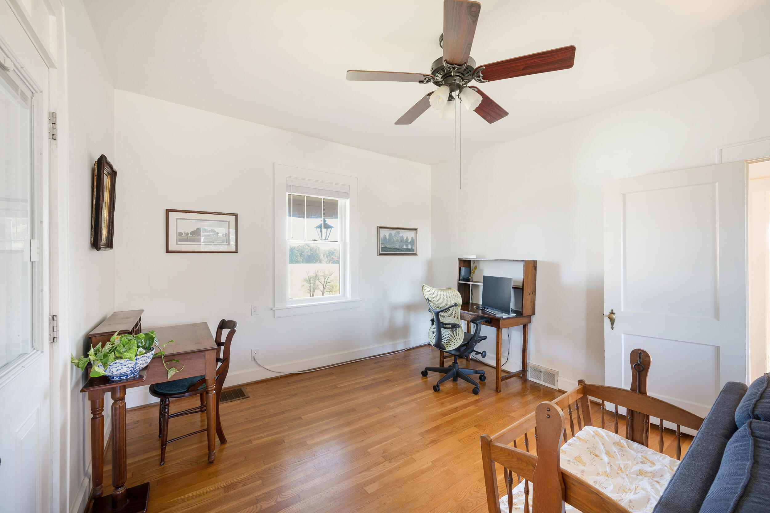 5924 Moneta RD