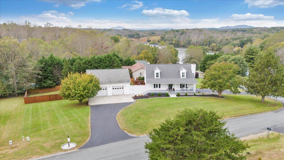 5 Arrow LN