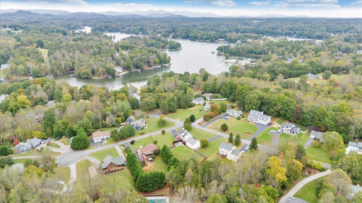 5 Arrow LN