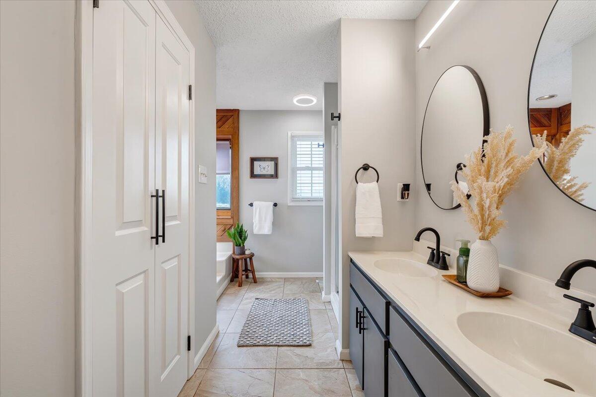 5 Arrow LN