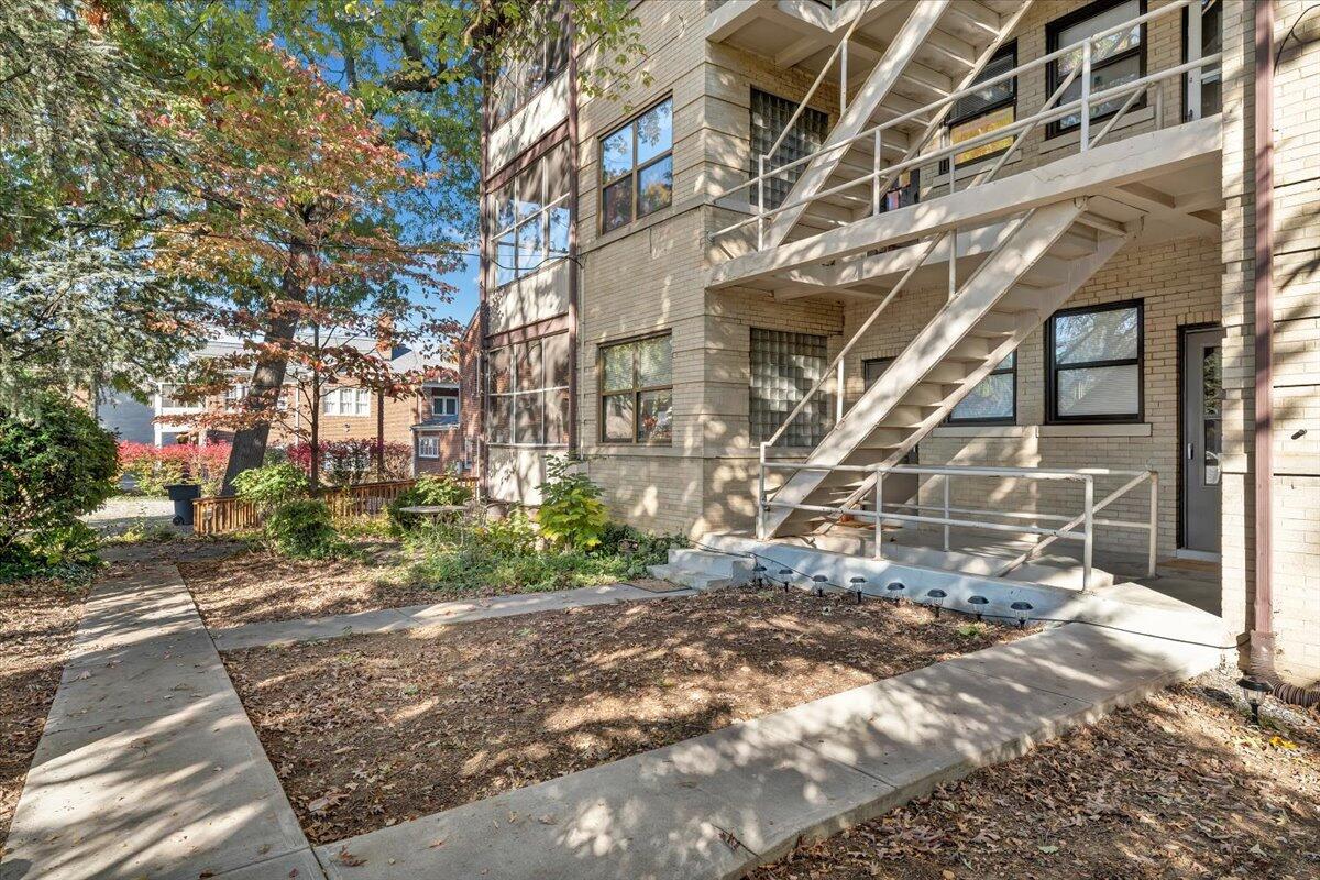 1139 2nd ST SW Unit: 9