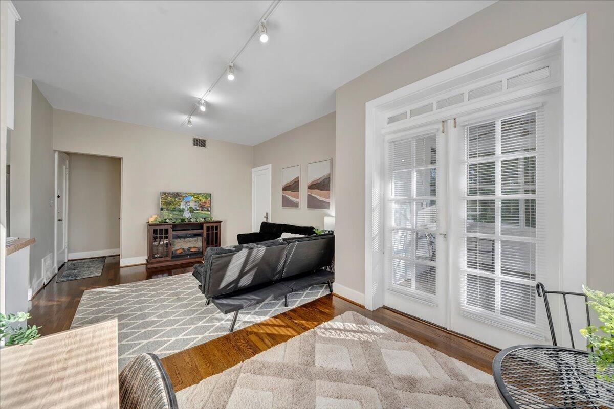 1139 2nd ST SW Unit: 9