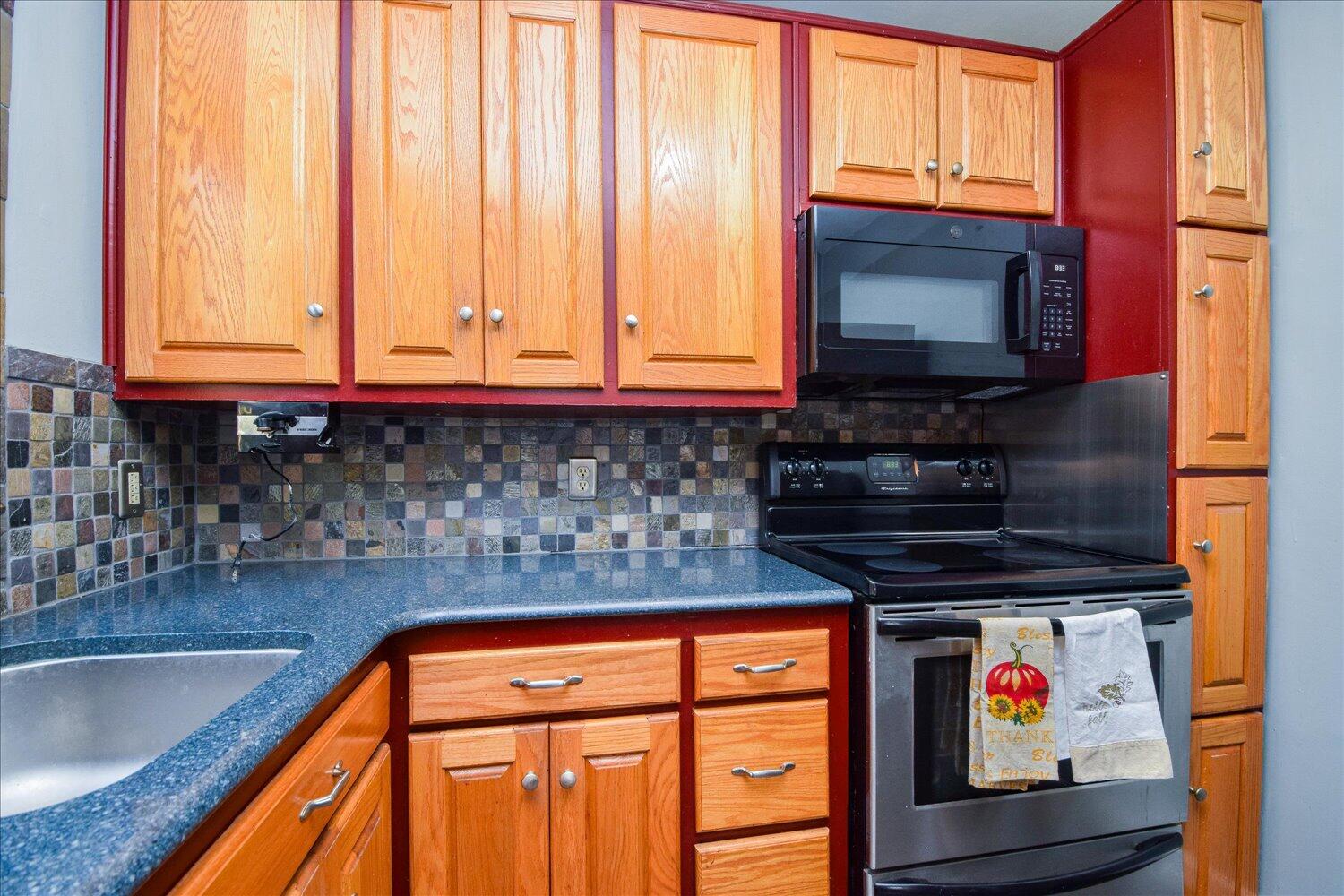 2525 Windsor AVE SW
