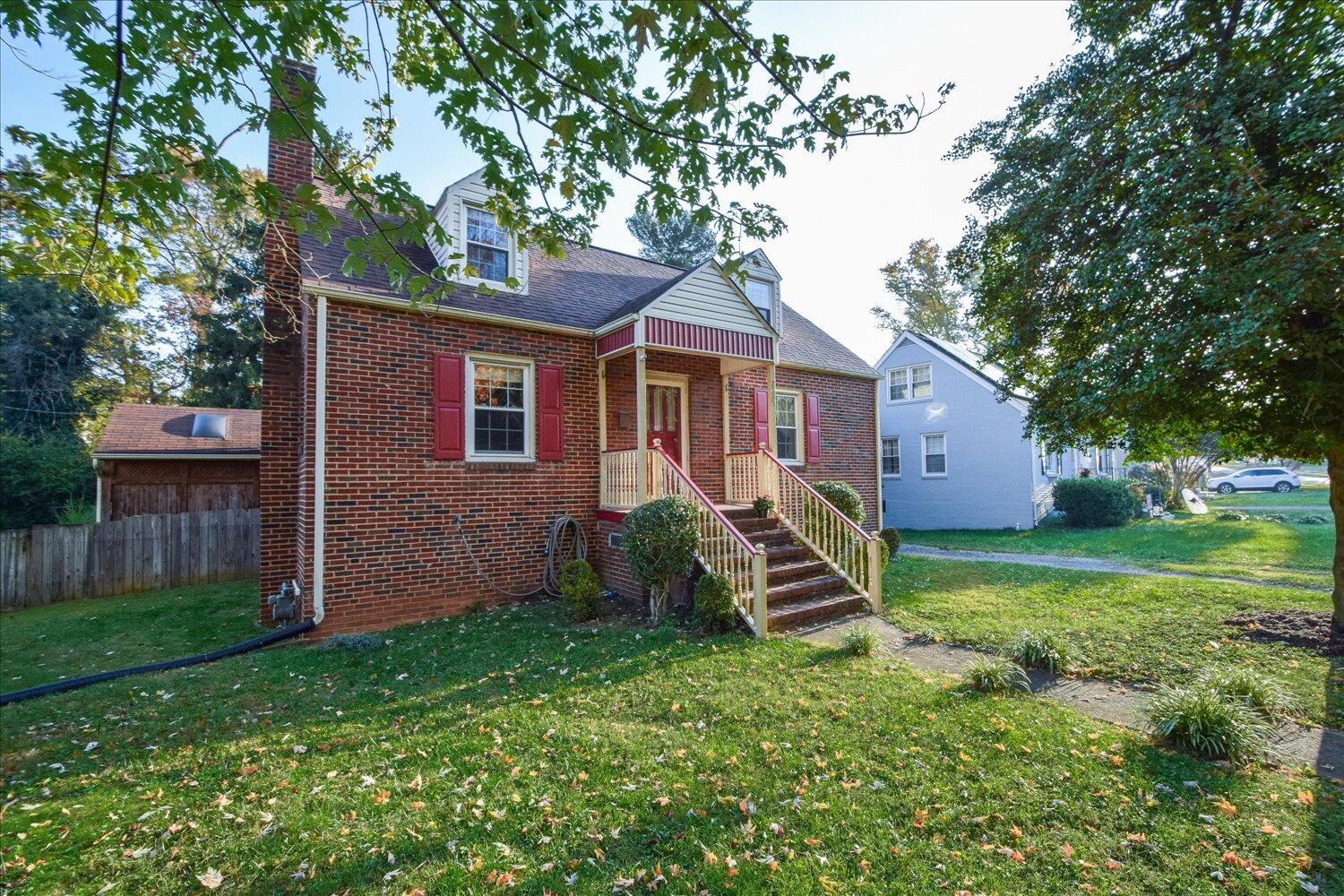 2525 Windsor AVE SW