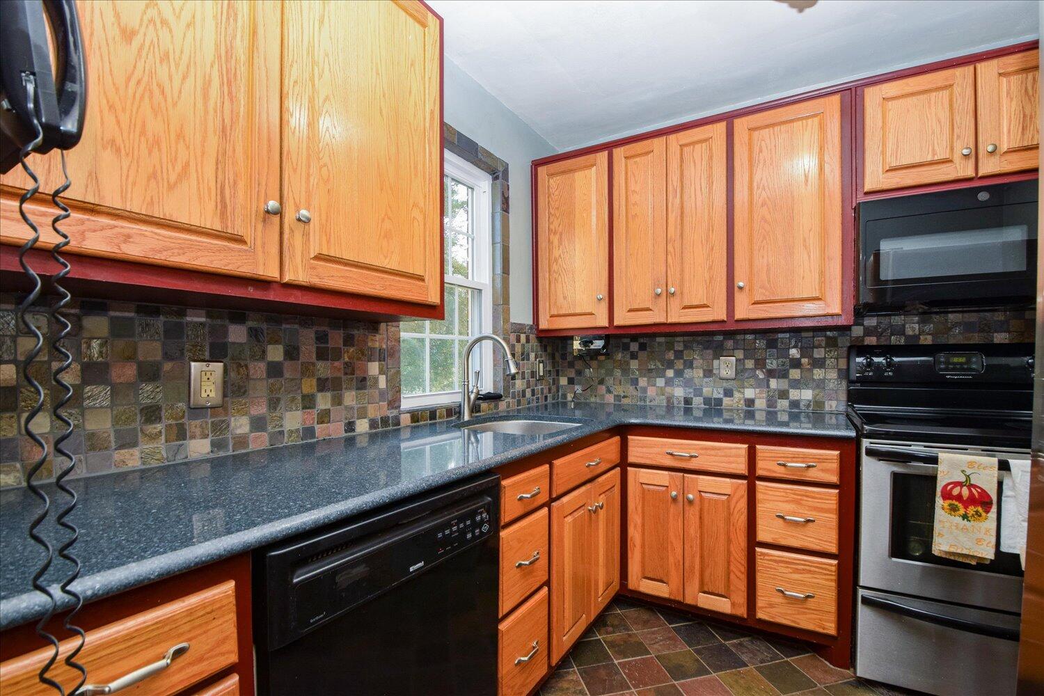 2525 Windsor AVE SW