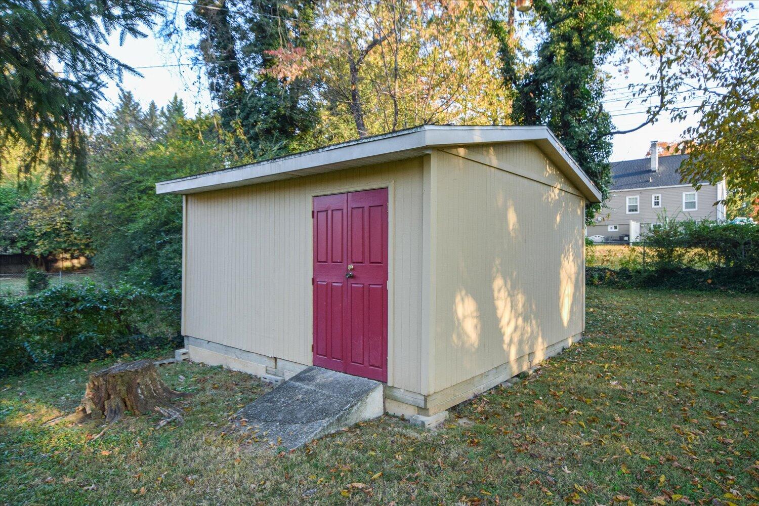 2525 Windsor AVE SW