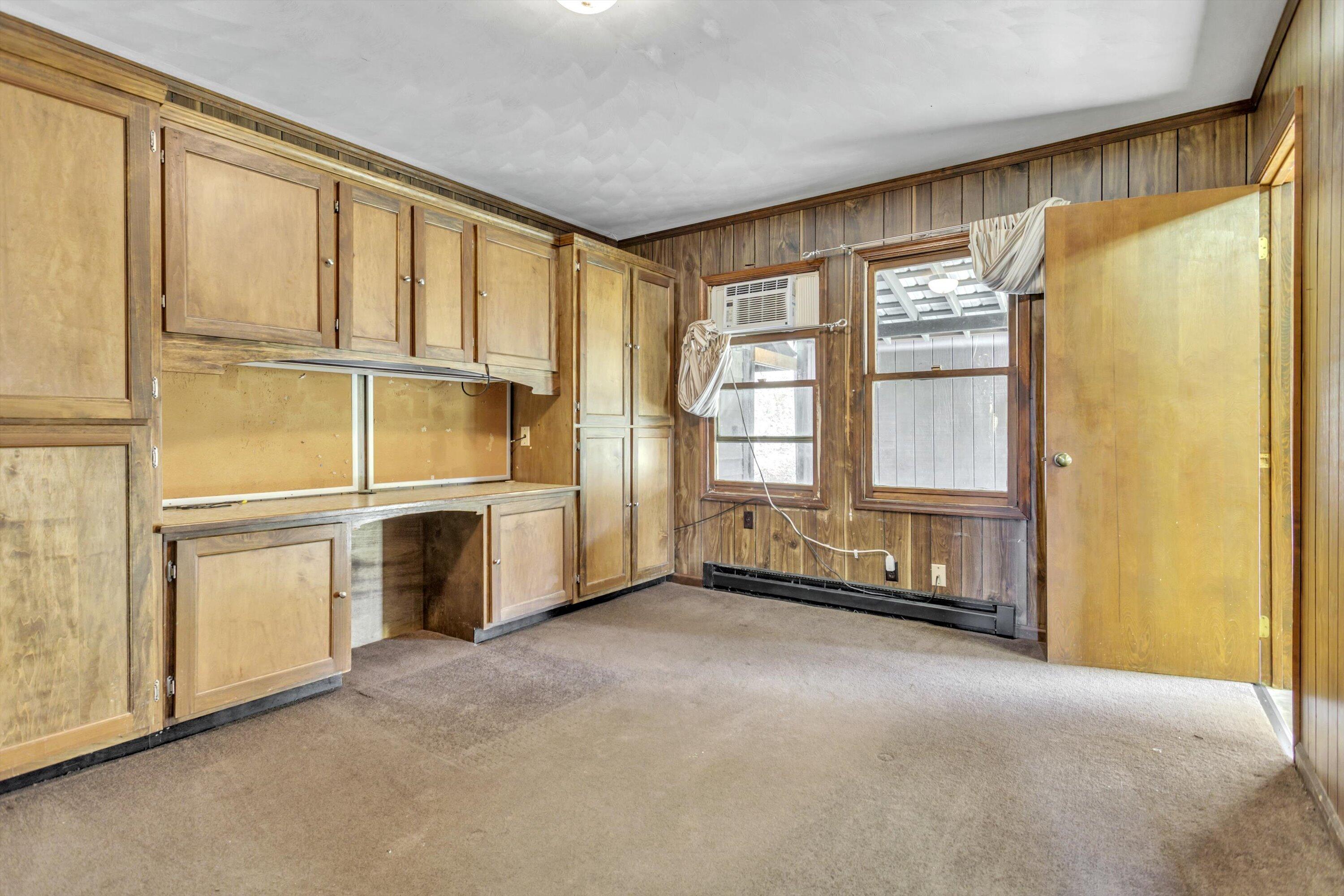 1594 Hurst RD