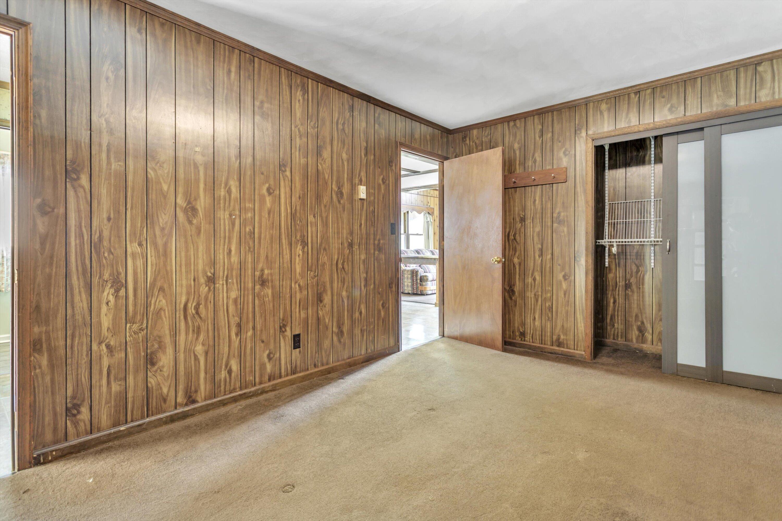 1594 Hurst RD