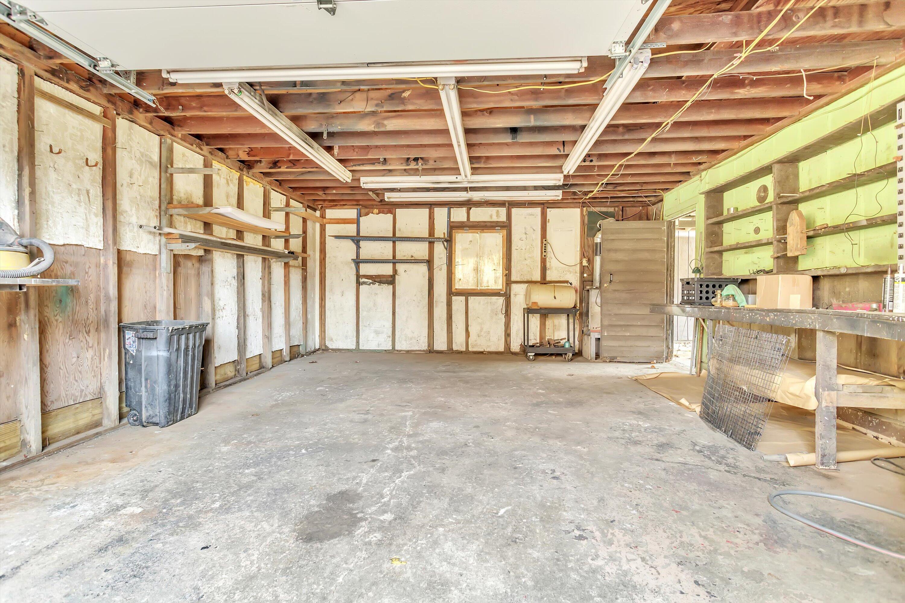 1594 Hurst RD