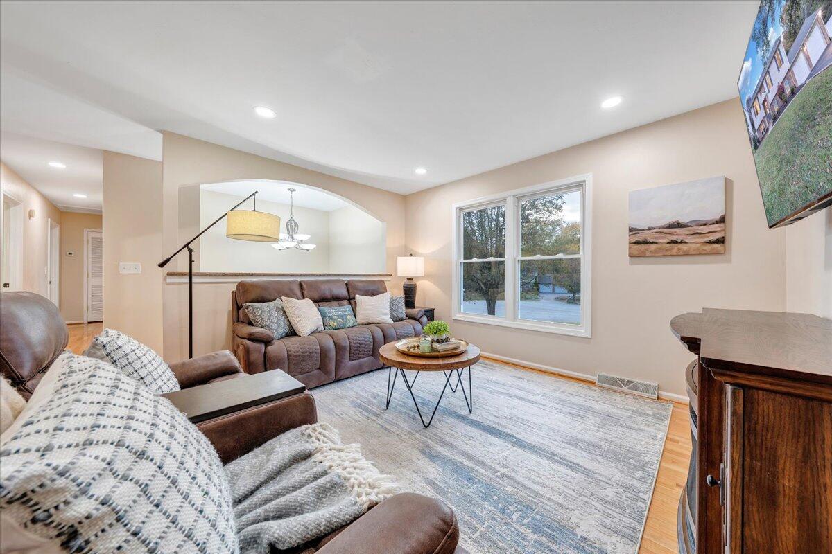 1334 Gates CIR