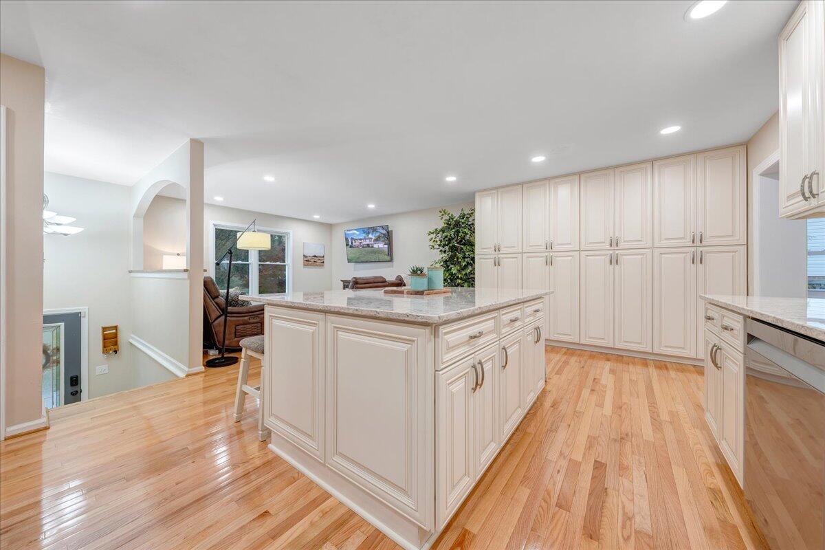 1334 Gates CIR