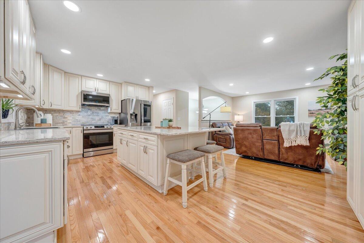 1334 Gates CIR