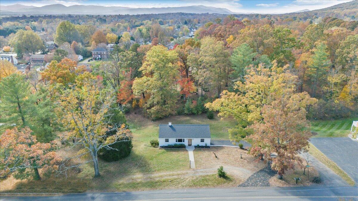 8252 Webster DR