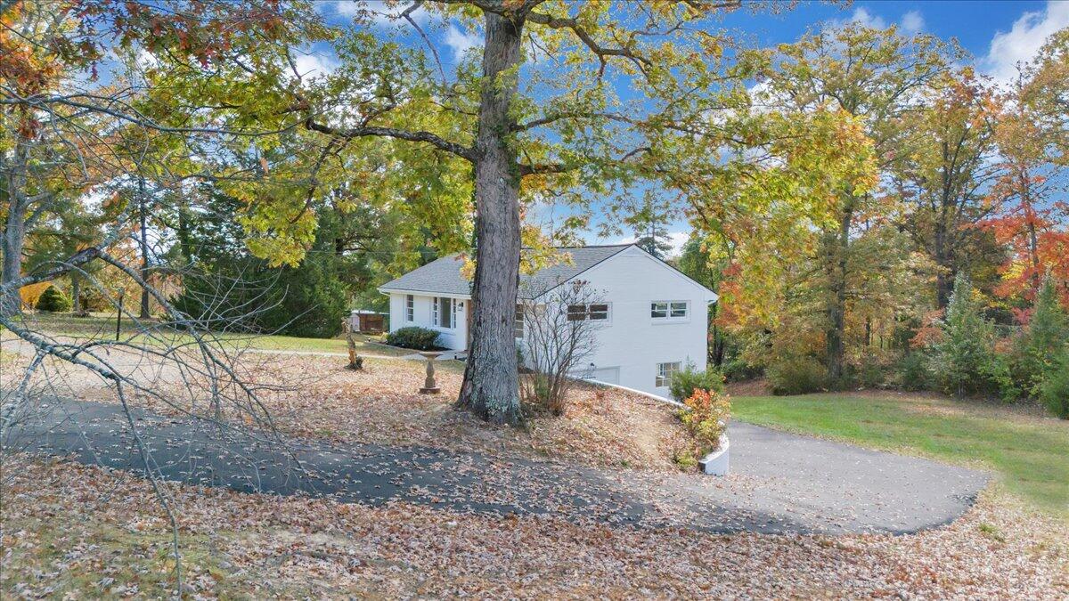 8252 Webster DR
