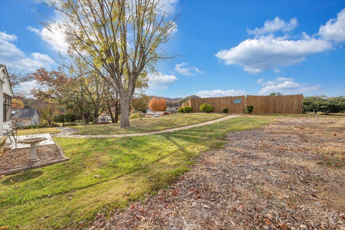 4707 Easthill DR