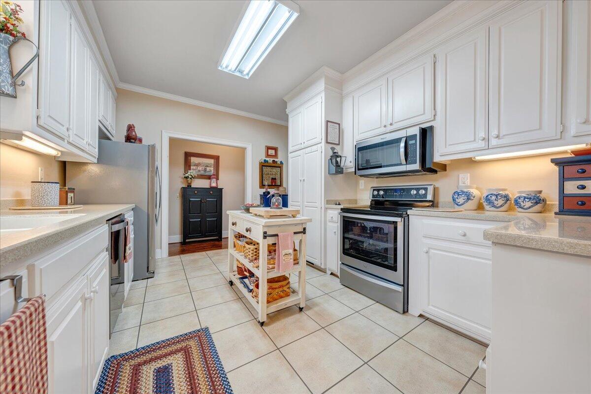 3626 Larson Oaks DR