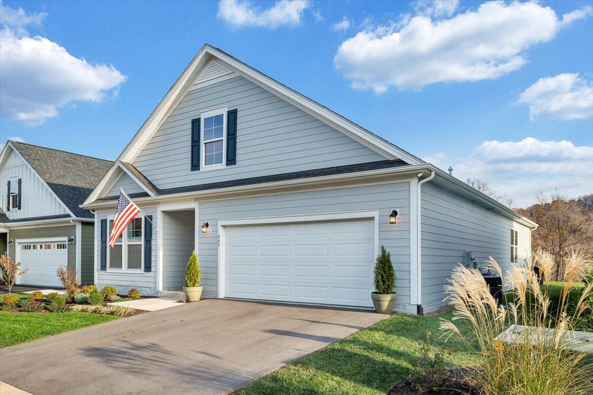 465 Savannah DR NE