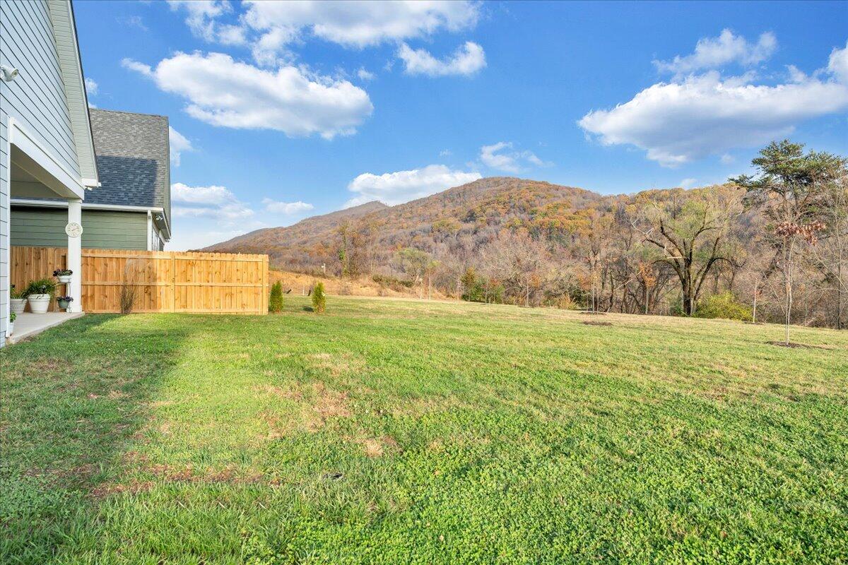 465 Savannah DR NE