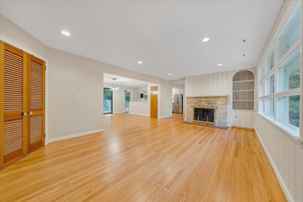 2716 Yellow Mountain RD SE