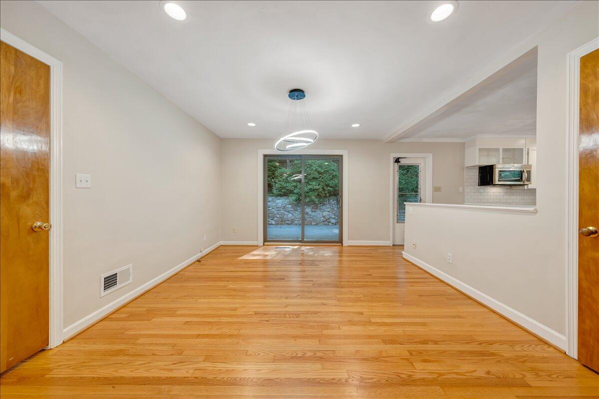 2716 Yellow Mountain RD SE